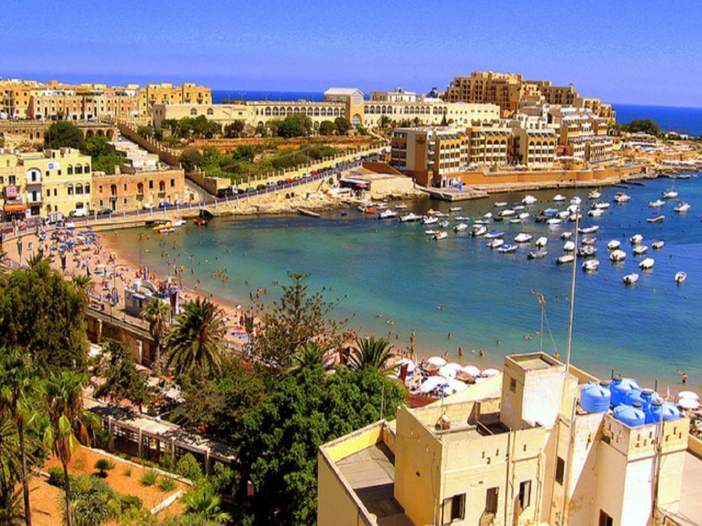 Splendid 2Br Apartment, Steps To St Georges Bay St. Julian's Exteriör bild
